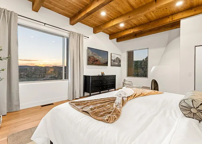 Holiday home The Belvedere - Hot Tub, Sauna, And Red Rock Views *
