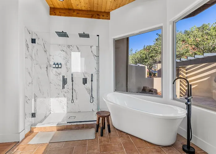 Holiday home The Belvedere - Hot Tub, Sauna, And Red Rock Views *