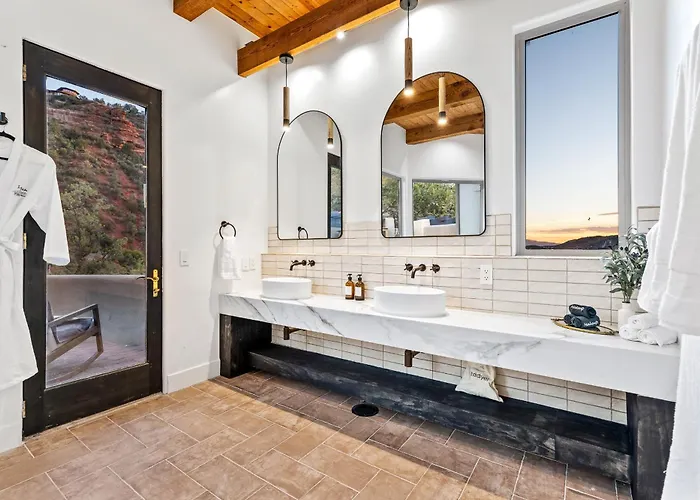 Holiday home The Belvedere - Hot Tub, Sauna, And Red Rock Views